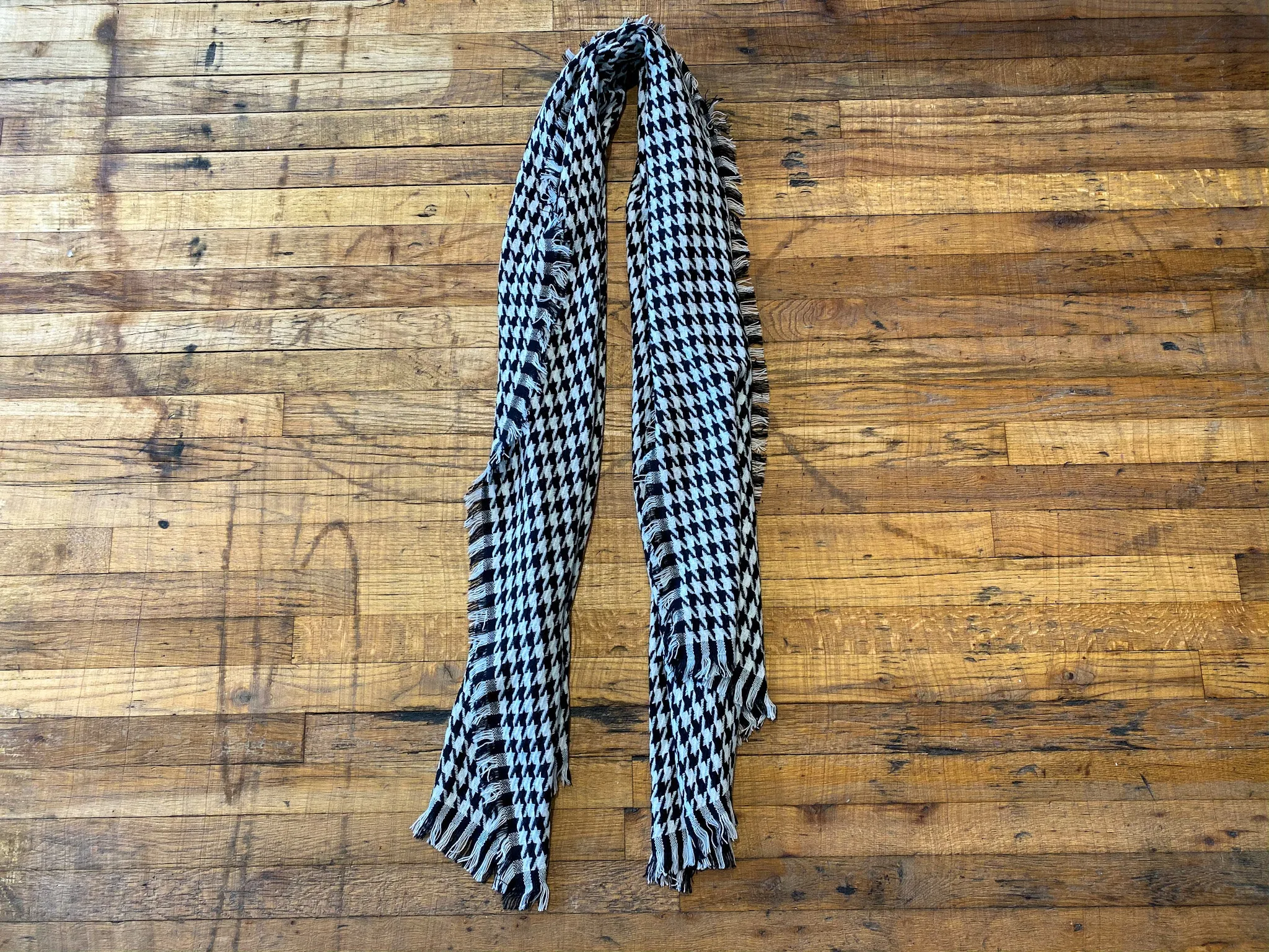 Classic Houndstooth Scarf